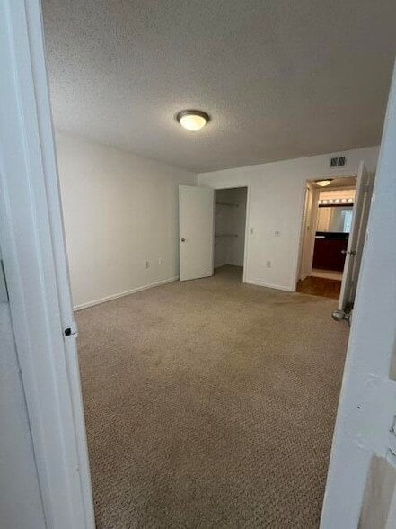 Building Photo - 12980 Vista Isles Dr