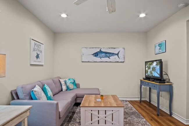 Building Photo - 2025 Eleventh Street-SI FL2-ID1023340P