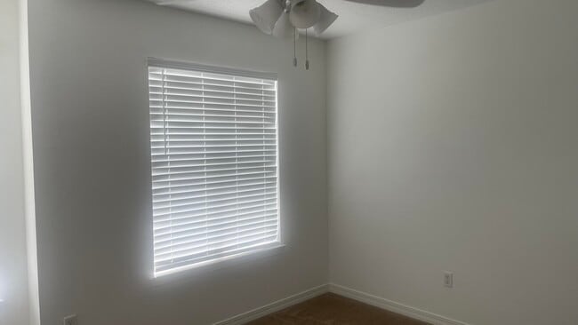 Building Photo - 2823 Bay Club Dr