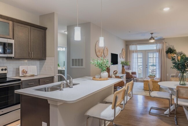 Building Photo - Hawthorne at Leland