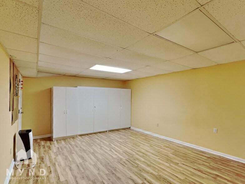 Building Photo - 3747 Running Fox Dr