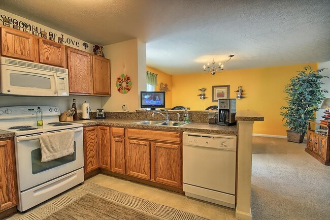 Building Photo - 7304 Cayman Ln