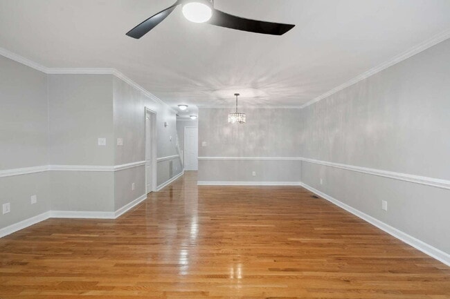 Building Photo - Stunning North Raleigh Townhome