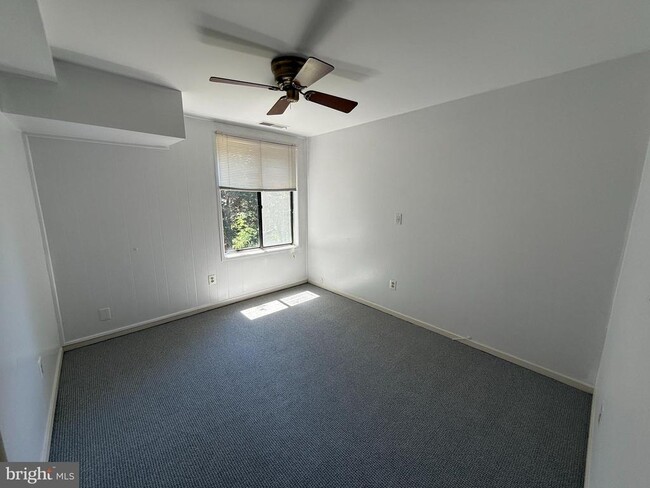 Building Photo - 8709 Hayshed Ln