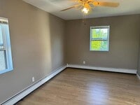 Building Photo - 152 Throop St