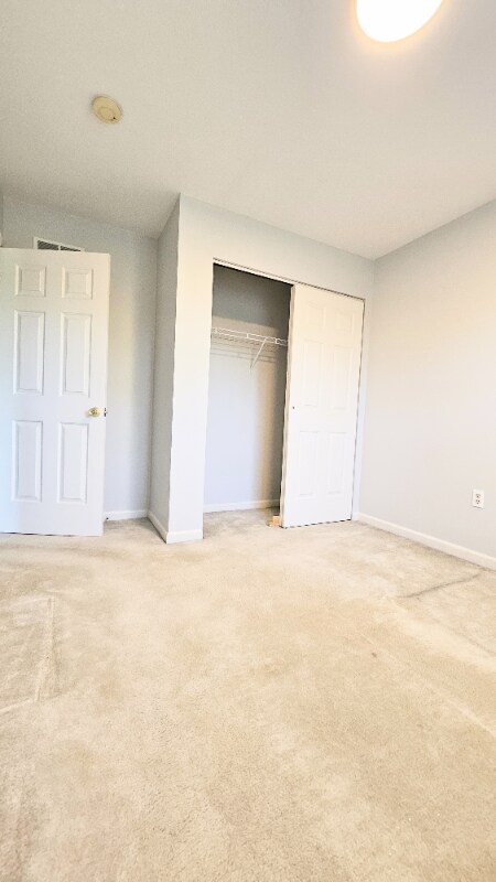 Building Photo - 330 Charles Cir