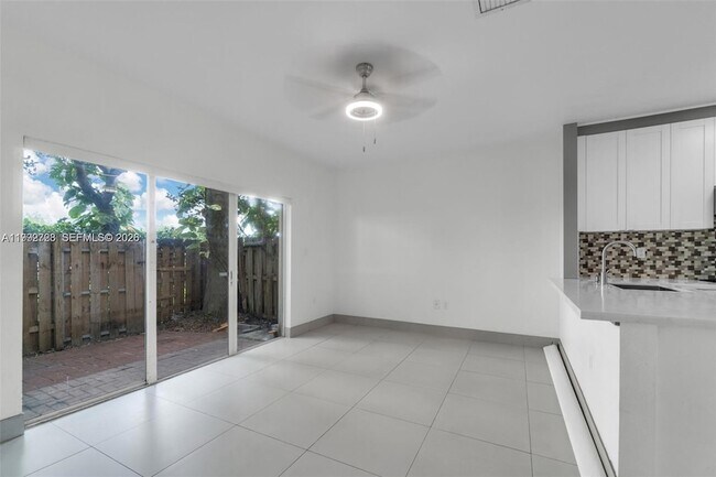 Building Photo - 1720 NE 33rd Ave