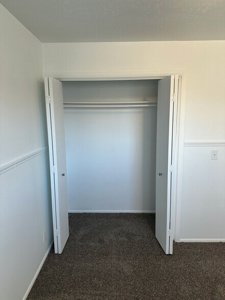 Building Photo - 1321 E 4200 S