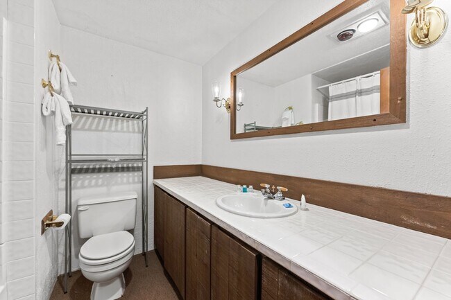 Building Photo - Fully Furnished Luxury Estate in Boise's Lower Highlands