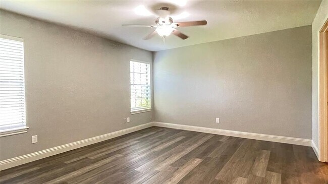 Building Photo - 3401 Dovecreek Dr