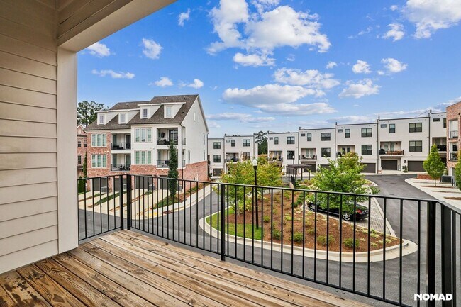 Building Photo - Stunning 4BR Townhome in Alpharetta