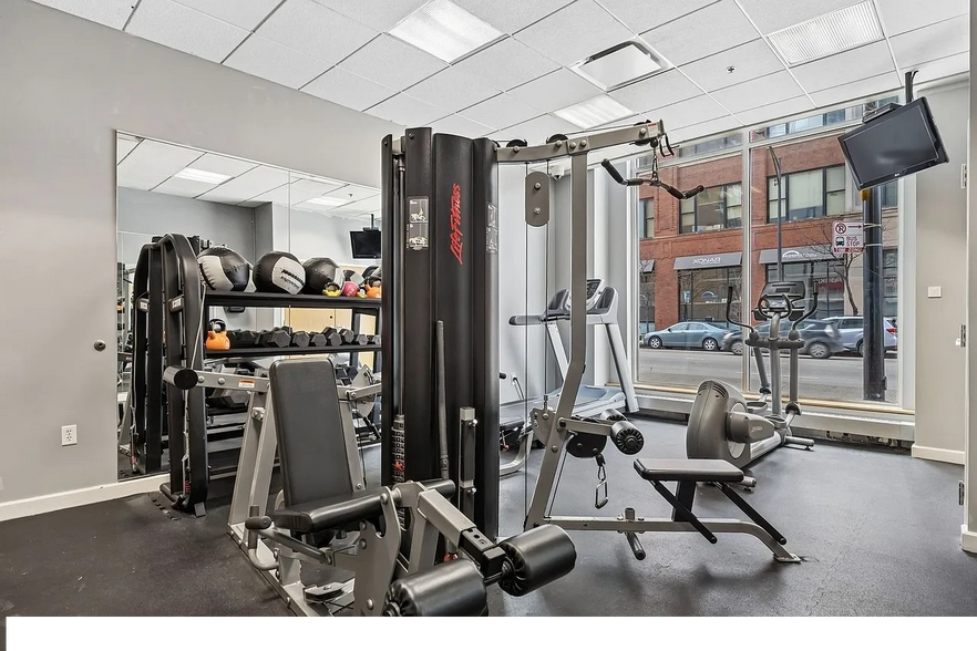 Building Photo - 757 N Orleans St