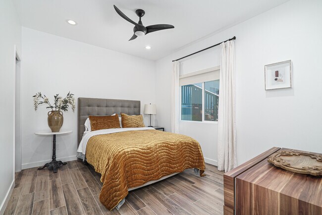 Building Photo - 9932 Sierra Madre Rd