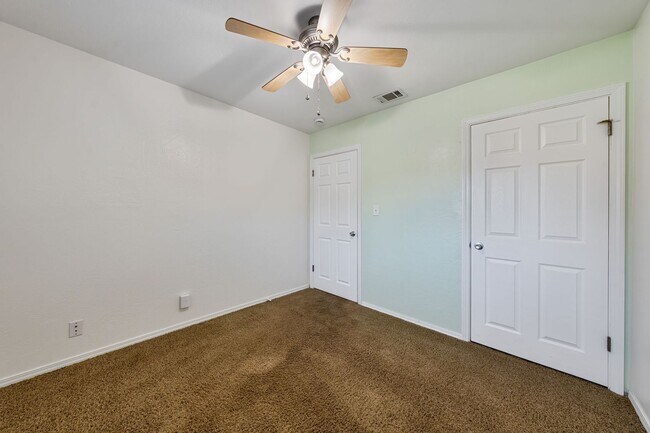 Building Photo - 3BR + Office Home in Excellent Condition with Storage Sheds and Garage Workspace!