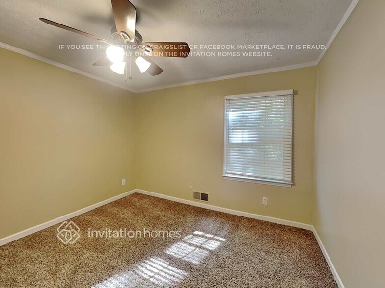 Building Photo - 2729 E Sudbury Ct