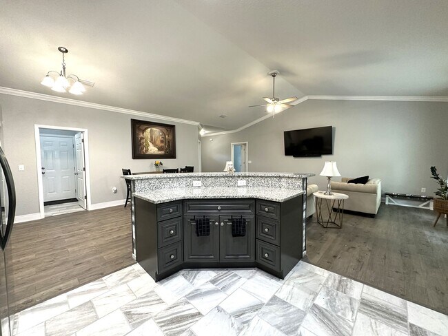 Building Photo - Beautiful north Crestview 4/Bed/2Bath Home