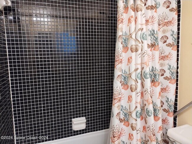 Building Photo - 311 Taylor Ave