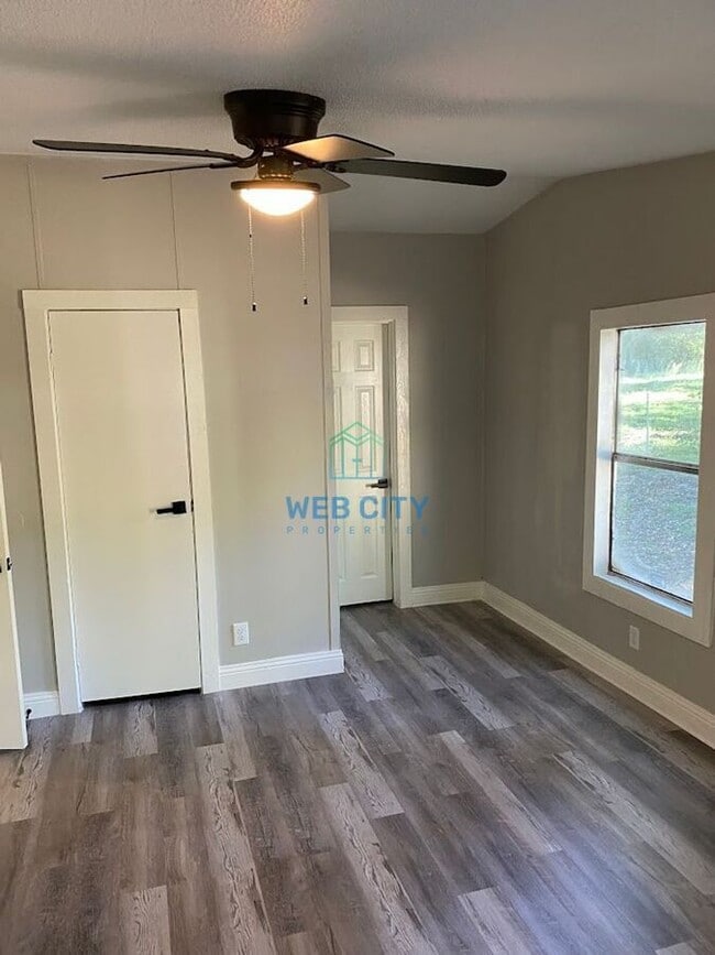 Building Photo - 15395 Flud Rd