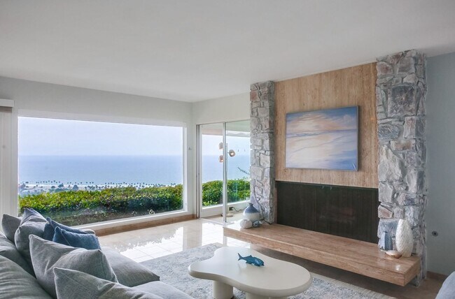 Building Photo - Modern Ocean View Home in La Jolla 4 Bed, 3 Bath