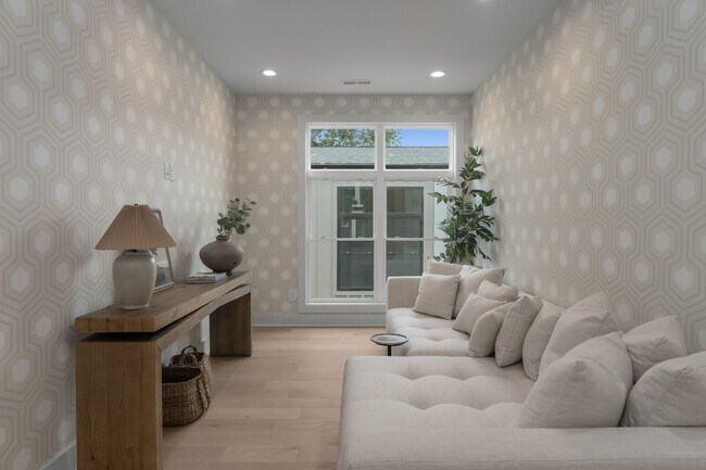 Building Photo - Stunning New Townhome in The Heart of East Nashville