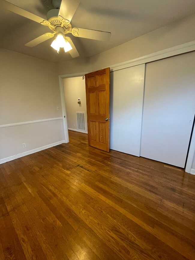 Building Photo - Great 3 Bed 1 Bath Home in South Nashville!