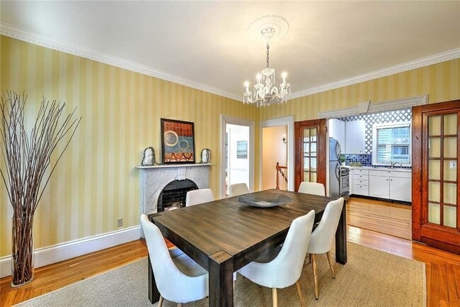 Building Photo - 135 Williams St