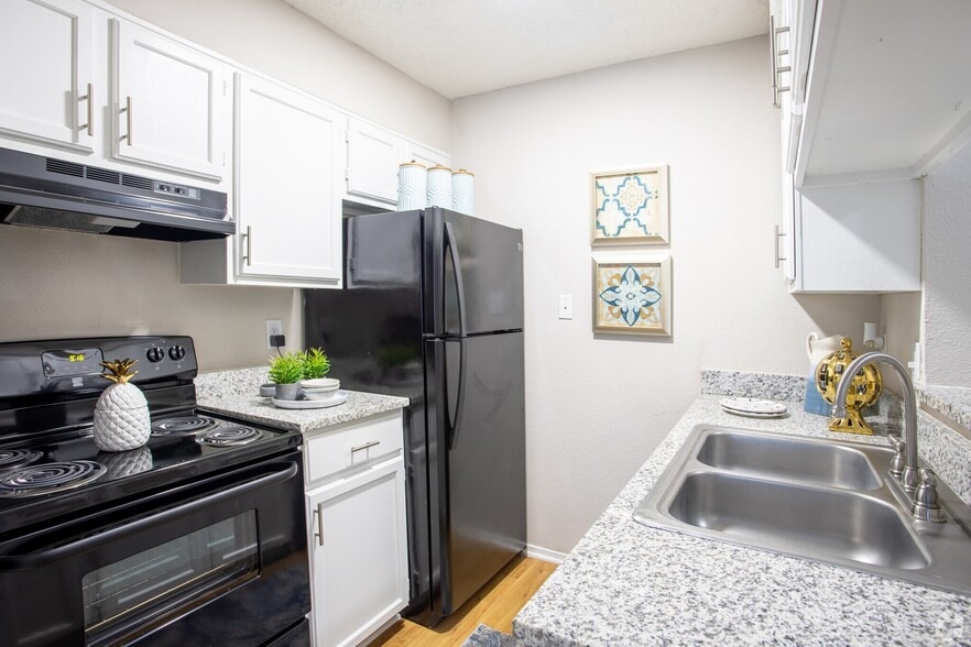 Building Photo - 8926 N Lamar Blvd