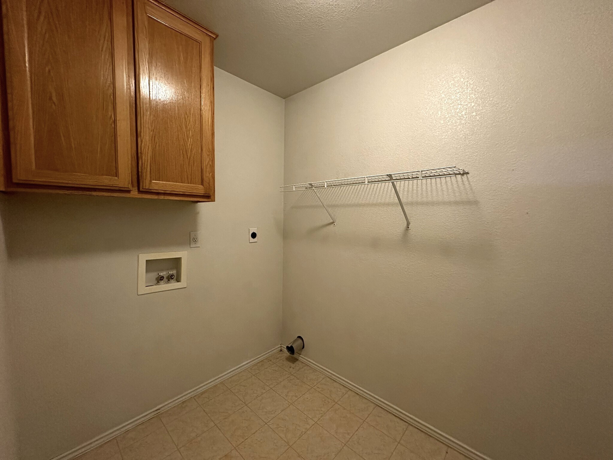 Building Photo - 201 Janelle Dr