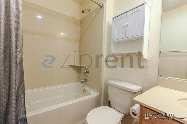 Building Photo - 681 Ringneck Ct