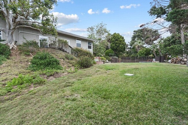 Building Photo - 14844 Rancho Real