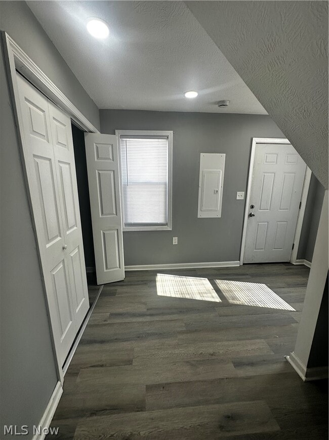 Building Photo - 3289 W 58th St