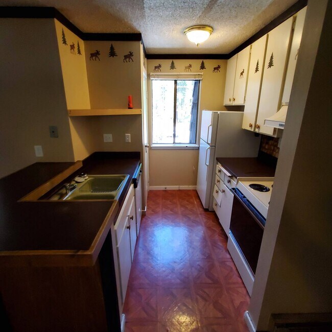 Building Photo - New Listing! LONG TERM: Great Amenities! Spacious Interior! Private Beach!