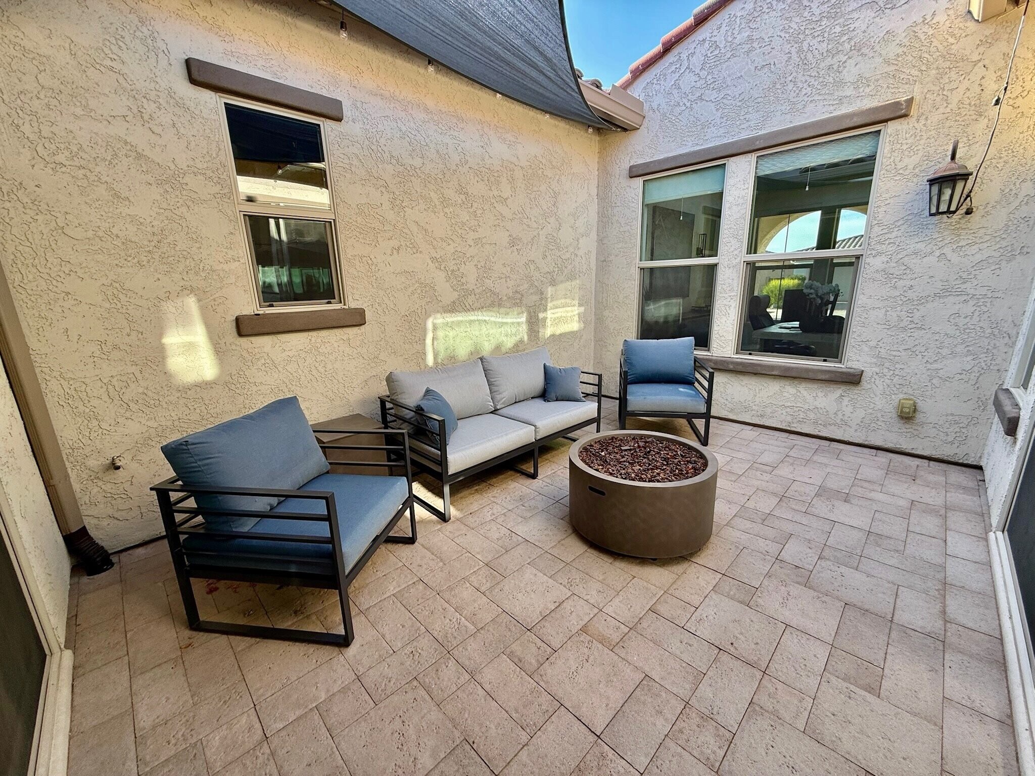 Building Photo - 10649 Thatcher Ave