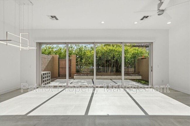 Building Photo - 7347 E Vista Bonita Dr