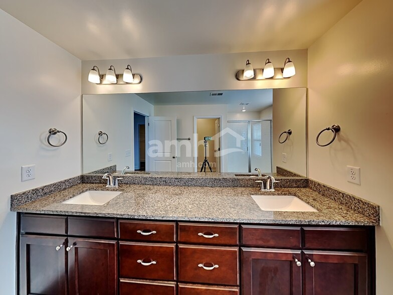 Building Photo - 141 McBee St