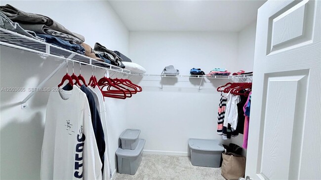 Building Photo - 2402 SE Gillette Ave