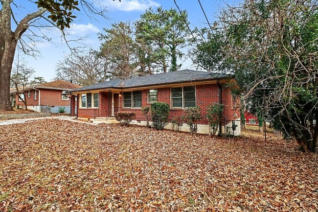 Building Photo - $1,495/month | 3 Bed | 2 Bath | Single-Level Ranch