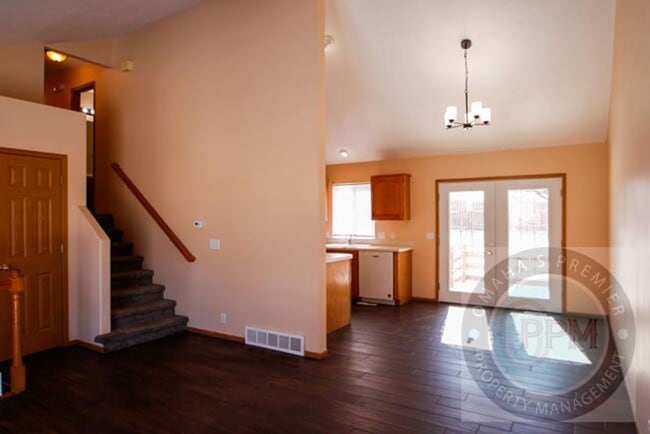 Building Photo - Comfortable 3Bd/2Ba/2Car Home in Papillion