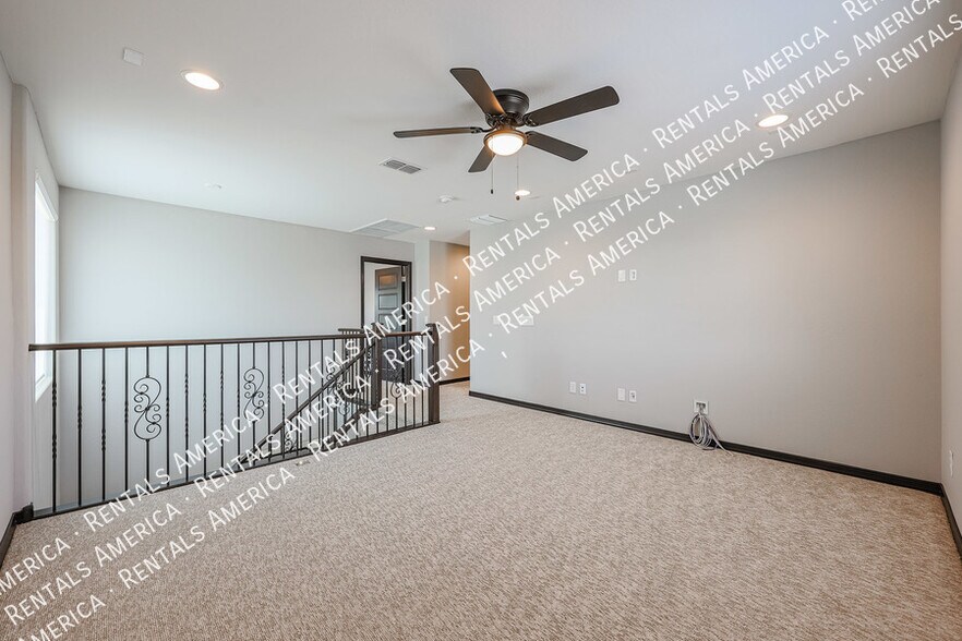 Building Photo - 5610 N 90th Dr