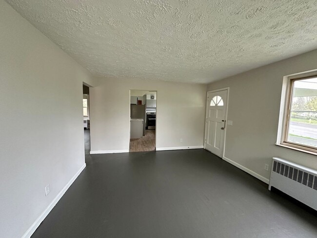 Building Photo - Green Twp- Cozy 2 Bed 1 Bath