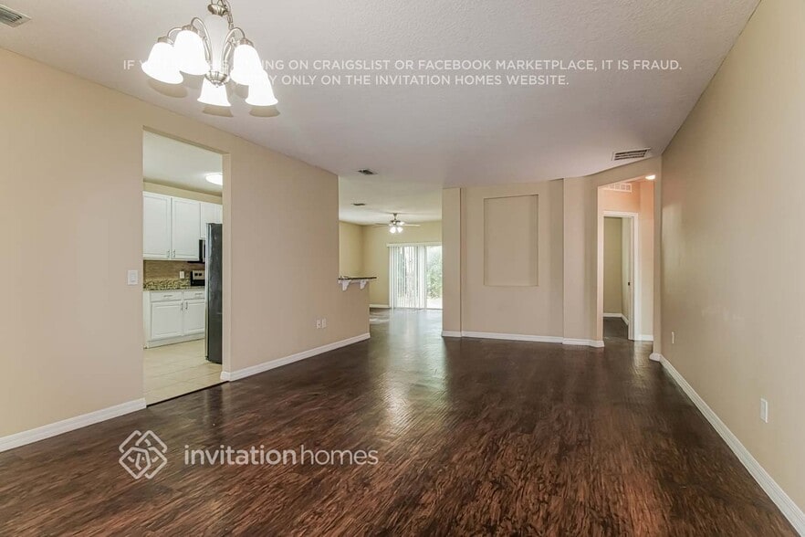 Building Photo - 6233 Radford St