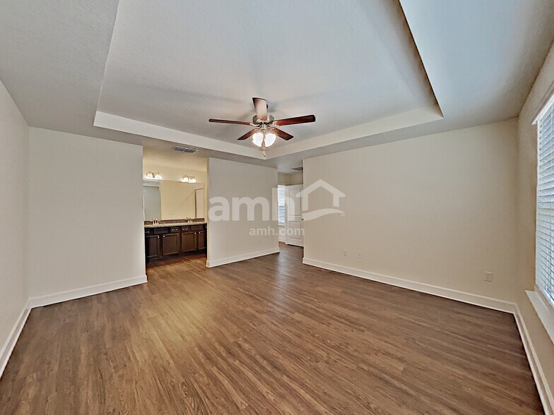 Building Photo - 8595 Highfield Ave