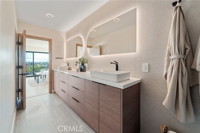 Building Photo - 1117 Oberlin Dr