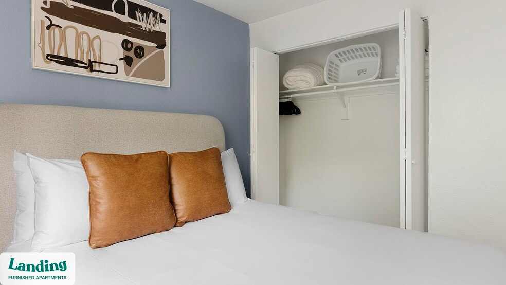 Building Photo - 1225 E Pleasant Run Rd