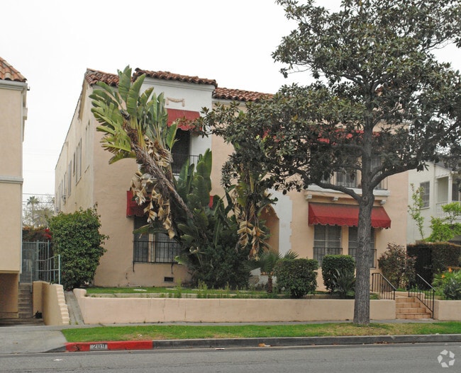 Primary Photo - 209 S Doheny Dr