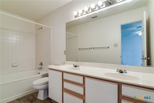 Building Photo - 1078 Stone Trail