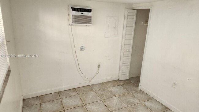 Building Photo - 2272 SW 8th St