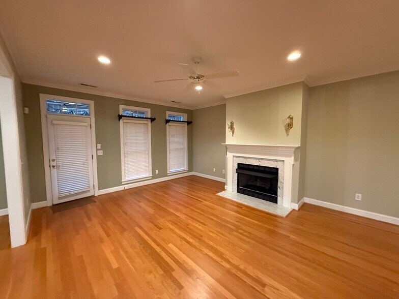 Building Photo - 2208 Anchoridge Ave