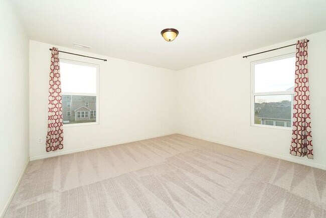 Building Photo - 4 Bedroom With Finished Basement in Westfield!