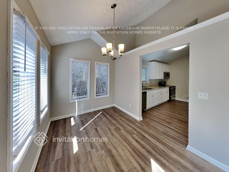 Building Photo - 232 Rustic Ridge Dr NE